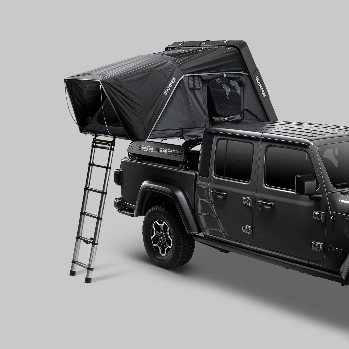 Skycamp 4.0 Duo åpent taktelt på pickup, skrått forfra