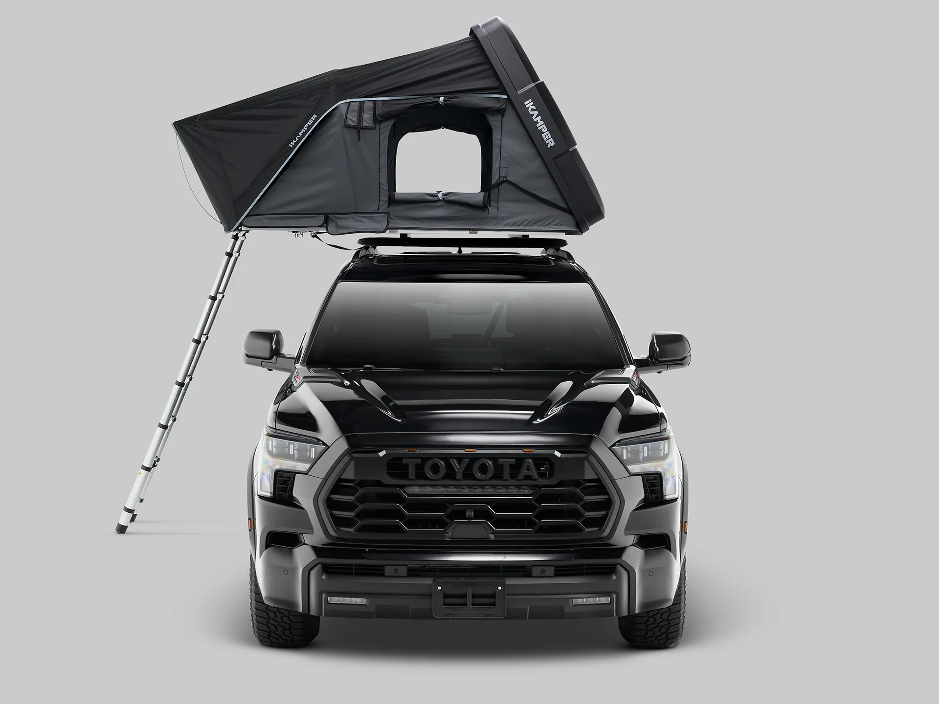 Skycamp 4.0 Quad åpen med stige, sett forfra